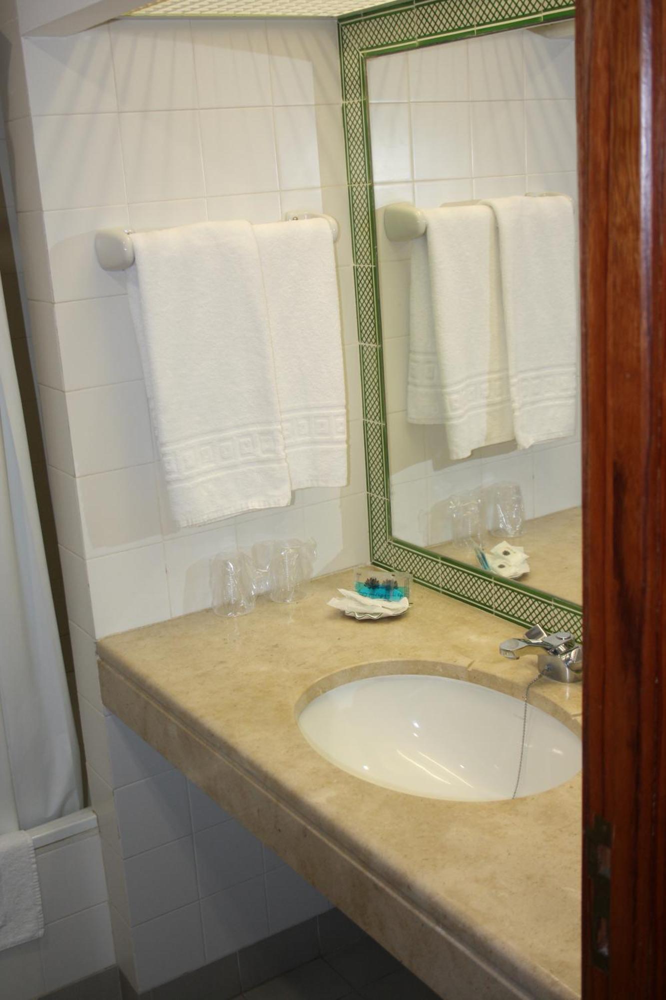 Flag Hotel Santarem Pernes Екстериор снимка